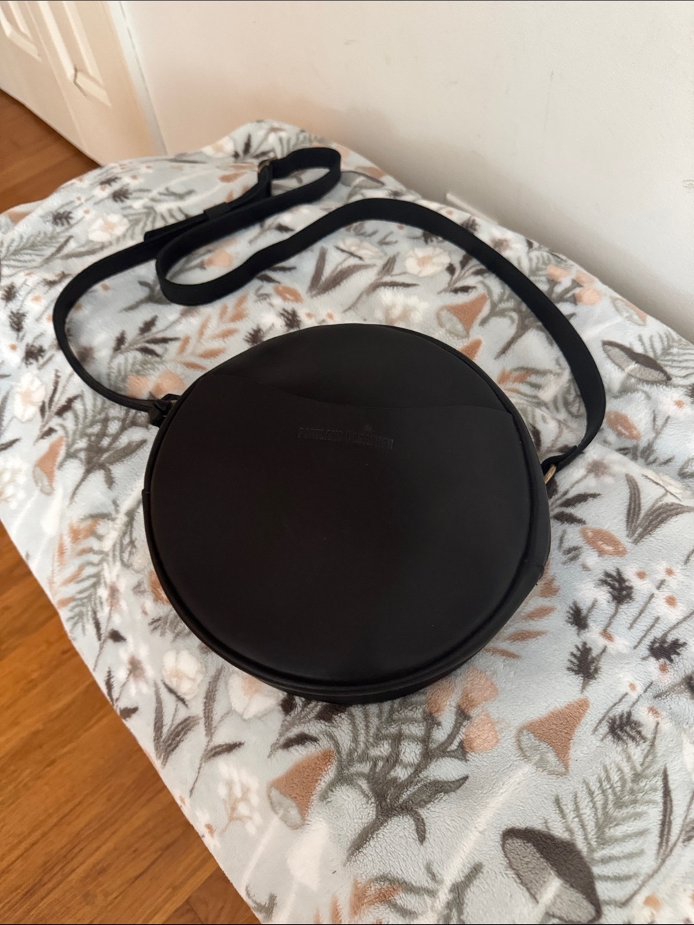 Portland Leather Crossbody Bag - Black